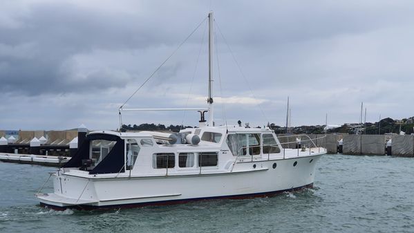 Custom 39-KAURI-BRIDGEDECKER image