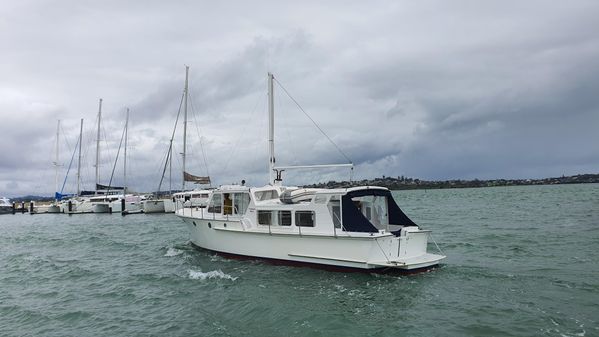 Custom 39-KAURI-BRIDGEDECKER image