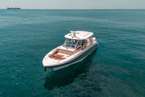 Boston Whaler 350 Realm image