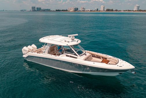 Boston Whaler 350 Realm image