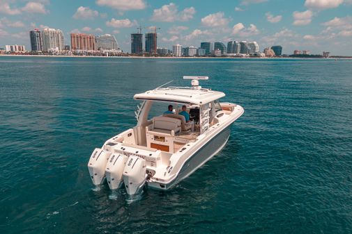 Boston Whaler 350 Realm image