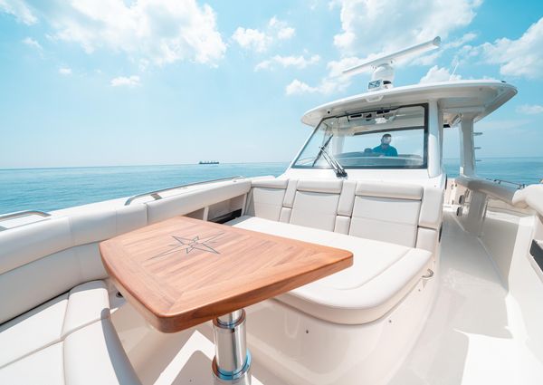 Boston Whaler 350 Realm image