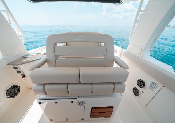 Boston Whaler 350 Realm image