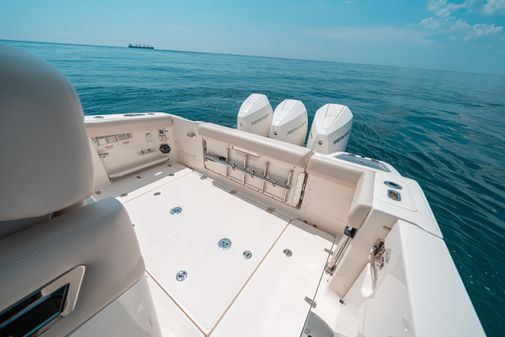 Boston Whaler 350 Realm image