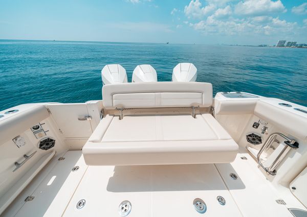 Boston Whaler 350 Realm image