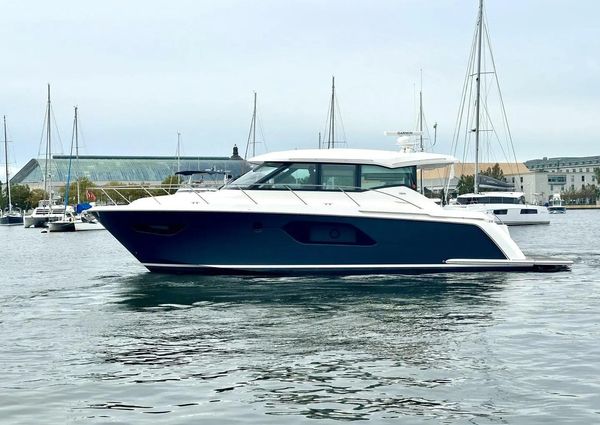 Tiara Yachts 49 COUPE image