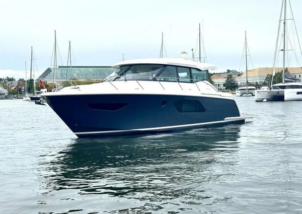 Tiara Yachts 49 COUPE image