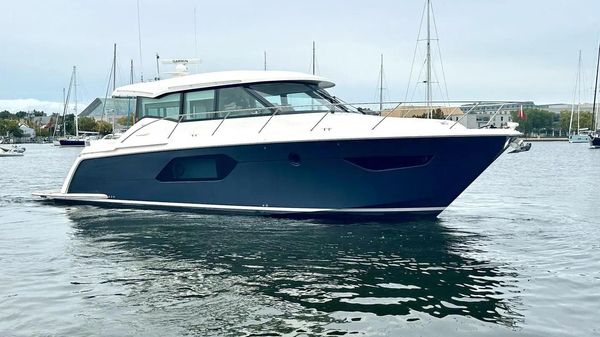 Tiara Yachts 49 COUPE 