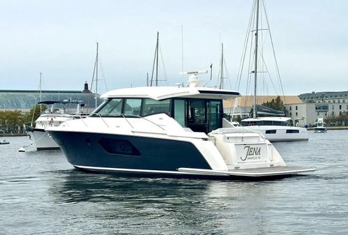 Tiara Yachts 49 COUPE image