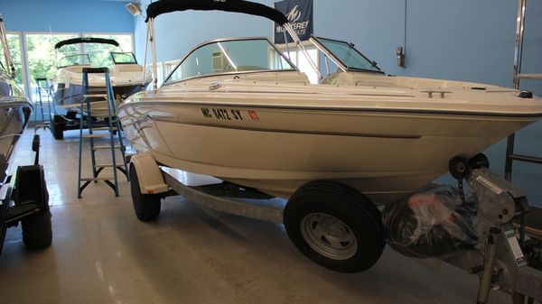 Sea Ray 18 FT V-6 TRAILER 