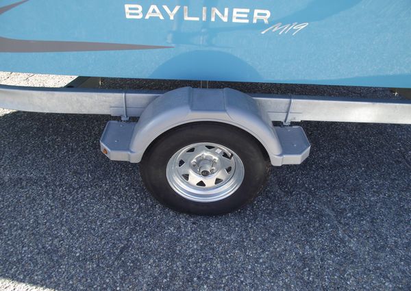 Bayliner ELEMENT-M19 image