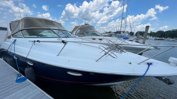 Chris-Craft 33 Express Cruiser