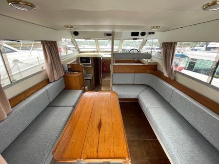 Princess Yachts 38 Flybridge image