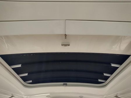 Sea Ray 350 SLX image