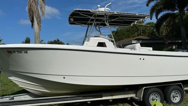 Edgewater 260 Center Console