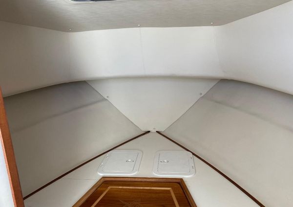 Pursuit 3070 Offshore Center Console image