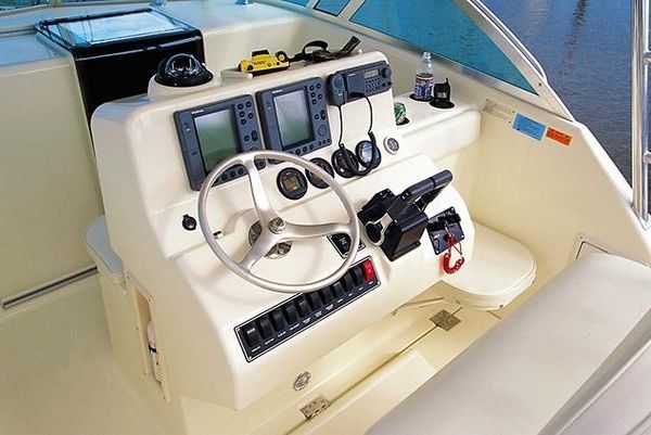 Pursuit 3070 Offshore Center Console image