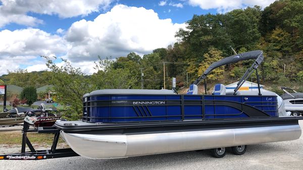 Bennington 24 LSR TRITOON