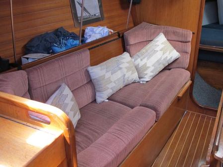 Jeanneau Sunrise 34 image