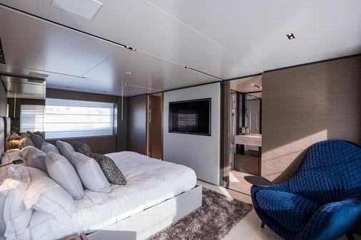 Custom Line Navetta 33 image