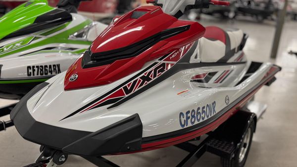 Yamaha WaveRunner VXR 