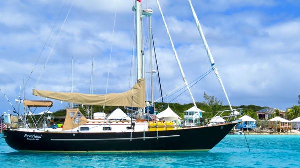 Pacific Seacraft Crealock 34 cutter