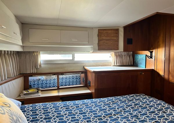 Carver 440-AFT-CABIN-MOTOR-YACHT image