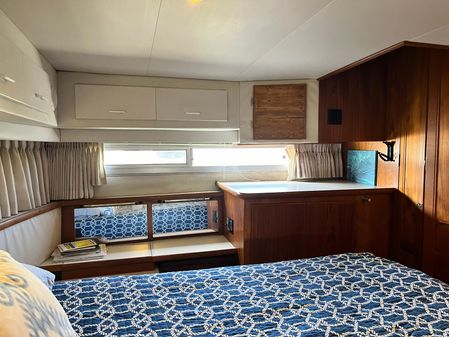 Carver 440 Aft Cabin Motor Yacht image