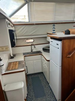 Carver 440 Aft Cabin Motor Yacht image