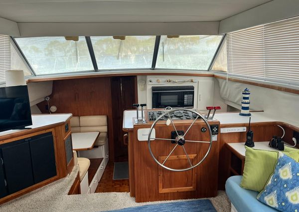 Carver 440-AFT-CABIN-MOTOR-YACHT image