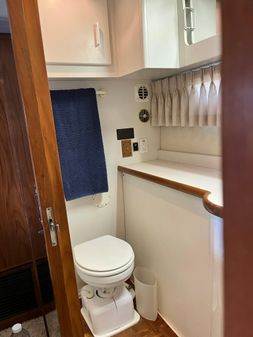 Carver 440 Aft Cabin Motor Yacht image