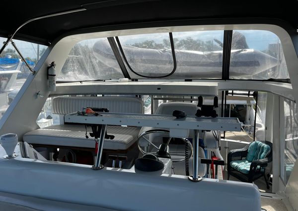 Carver 440-AFT-CABIN-MOTOR-YACHT image