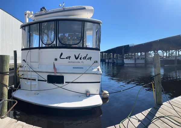 Carver 440-AFT-CABIN-MOTOR-YACHT image