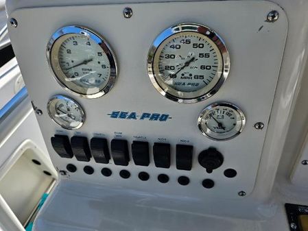 Sea-pro 210-CENTER-CONSOLE image