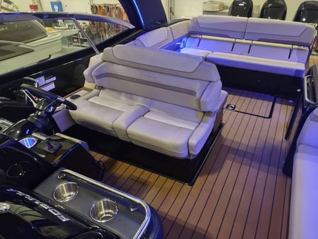 Formula 350 Crossover Bowrider image
