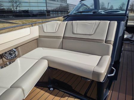 Formula 350 Crossover Bowrider image