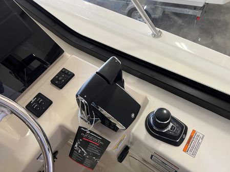 Boston Whaler 325 Conquest image