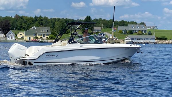 Boston Whaler 240 Vantage