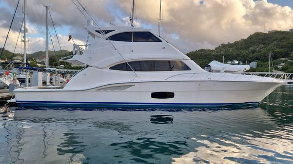 Bertram 700 Enclosed