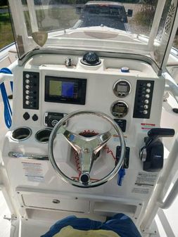 Robalo R222-CENTER-CONSOLE image