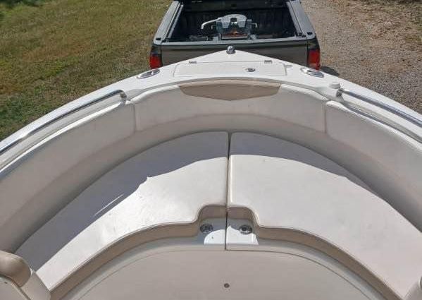 Robalo R222-CENTER-CONSOLE image