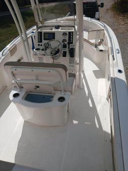 Robalo R222-CENTER-CONSOLE image