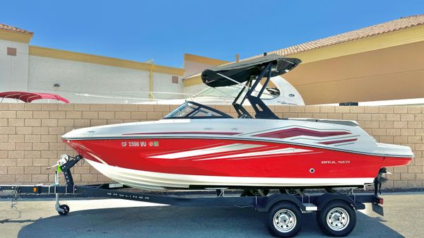 Bayliner VR5 Bowrider I/O 