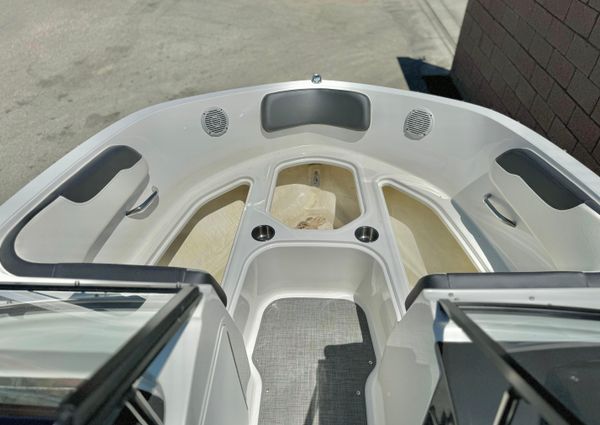 Bayliner VR5-BOWRIDER-I-O image