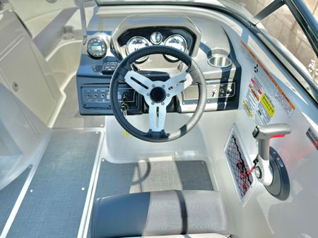 Bayliner VR5-BOWRIDER-I-O image