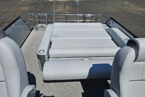 Bentley-pontoons 253-ELITE-SWINGBACK-DUAL-CAPTAIN image