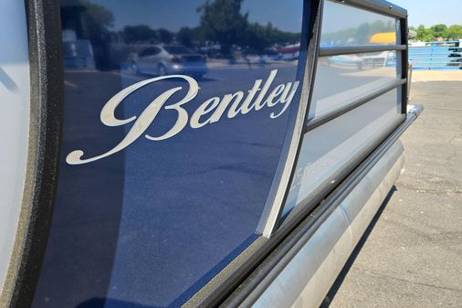 Bentley-pontoons 253-ELITE-SWINGBACK-DUAL-CAPTAIN image