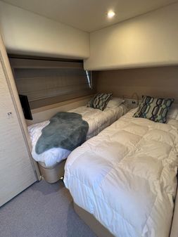 Ferretti Yachts 690 image