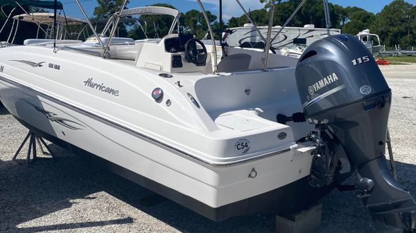 Hurricane SunDeck Sport 188 OB