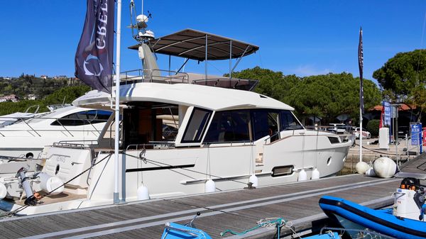 Greenline 48 Hybrid 